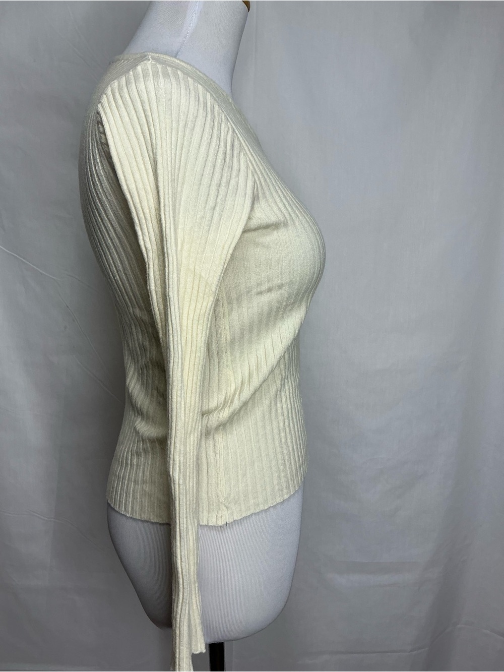 2250 - Cream Ribbed Knit V-Neck Long Sleeve Sweater Top | Fitted Minimalist Neut - Picture 3 of 7
